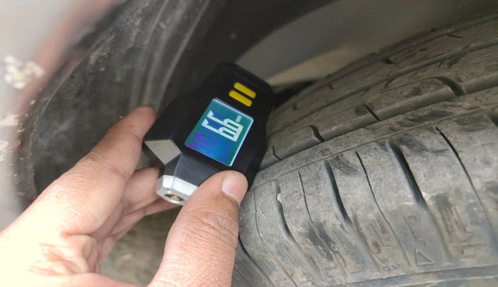 2013 Ford Figo TITANIUM 1.4 DIESEL, Diesel, Manual, 1,61,465 km, tyre