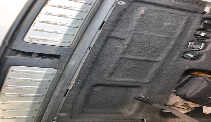 2011 BMW X3 XDRIVE 30 D, Diesel, Automatic, 1,26,584 km, tyre