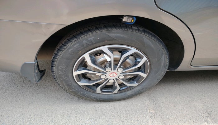 2011 Nissan Sunny XE, Petrol, Manual, 85,683 km, tyre