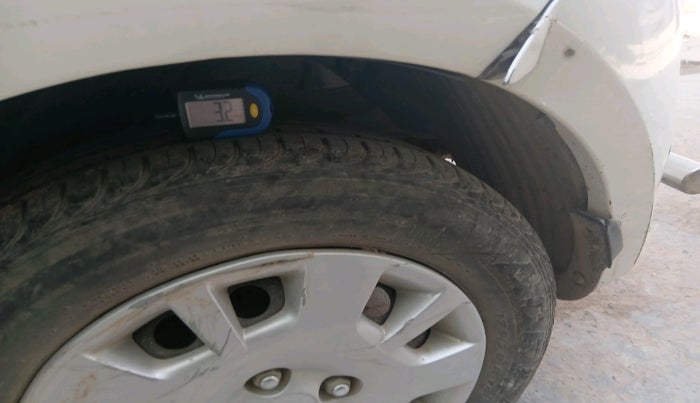 2012 Hyundai i20 MAGNA (O) 1.2, Petrol, Manual, 17,199 km, tyre