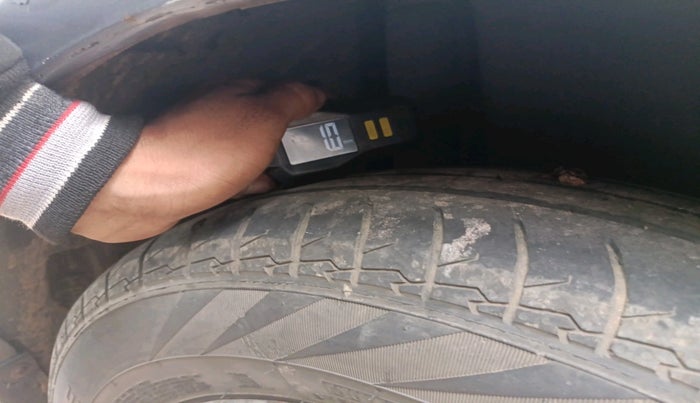 2012 Maruti Swift Dzire VDI, Diesel, Manual, 2,25,778 km, tyre