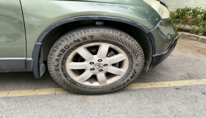 2006 Honda CRV 2.4L 2WD AT, Petrol, Automatic, 1,34,147 km, tyre