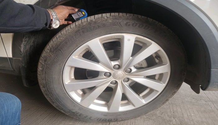 2023 MG ASTOR SMART 1.5 MT, Petrol, Manual, 5,379 km, tyre