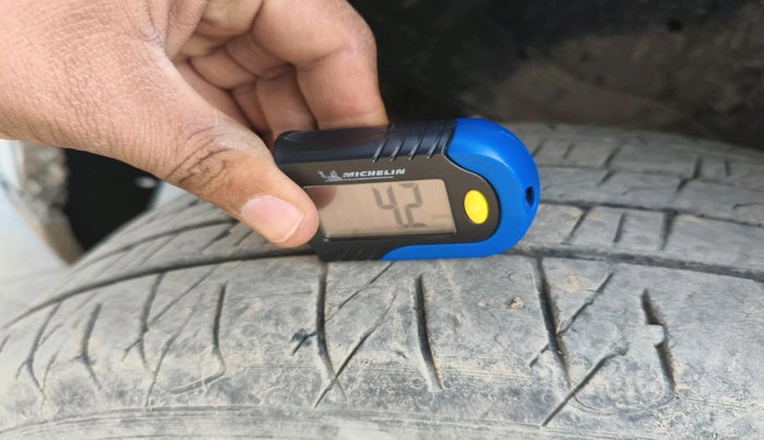 2019 Maruti Vitara Brezza VDI, Diesel, Manual, 58,420 km, tyre