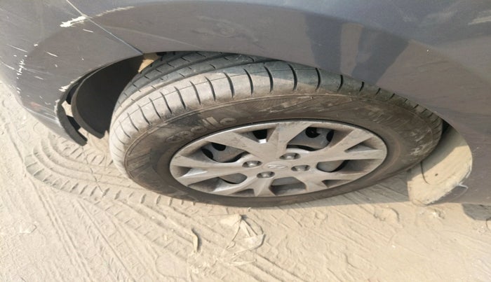 2016 Hyundai Grand i10 SPORTZ 1.2 KAPPA VTVT, Petrol, Manual, 1,16,244 km, tyre