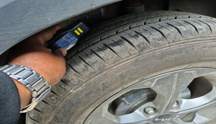 2021 KIA SELTOS HTK PLUS 1.5, Petrol, Manual, 64,116 km, tyre