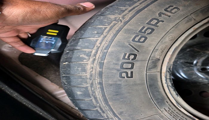 2021 KIA SELTOS HTK PLUS 1.5, Petrol, Manual, 64,116 km, tyre