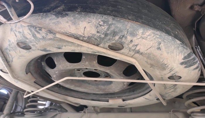 2014 Nissan Terrano XL (D), Diesel, Manual, 1,30,645 km, tyre