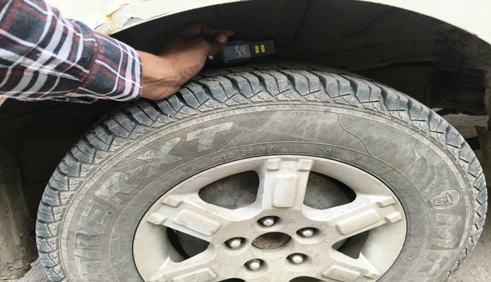 2011 Mahindra Xylo E8 ABS BS-III, Diesel, Manual, 1,31,430 km, tyre