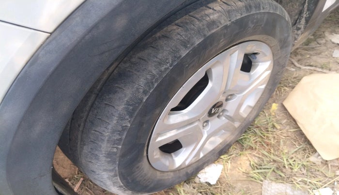 2020 KIA SONET HTX 1.5, Diesel, Manual, 30,540 km, tyre