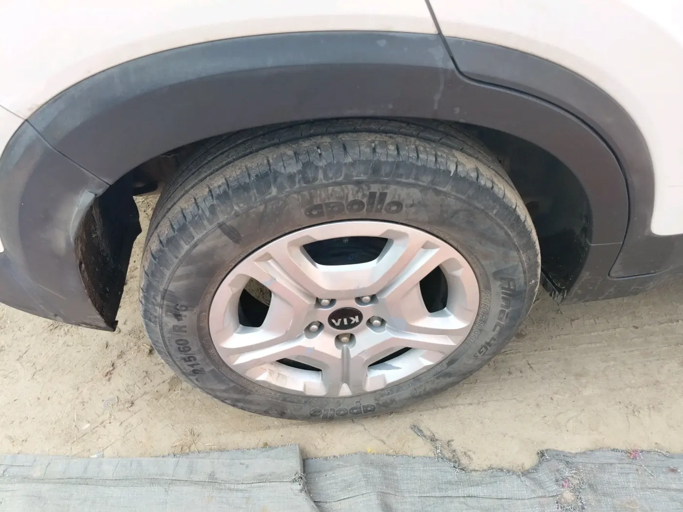 2020 KIA SONET HTX 1.5, Diesel, Manual, 30,540 km, tyre
