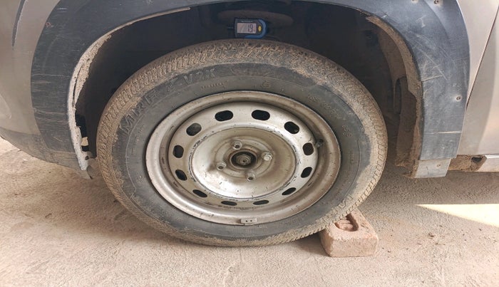 2017 Mahindra KUV 100 NXT K2 P 6 STR, Petrol, Manual, 40,000 km, tyre