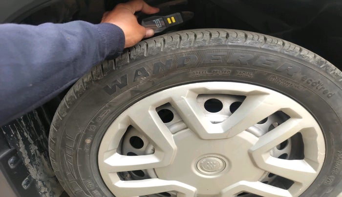 2022 Maruti Vitara Brezza LXI, Petrol, Manual, 15,012 km, tyre