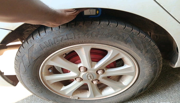 2015 Hyundai Xcent BASE 1.2, Petrol, Manual, 85,114 km, tyre