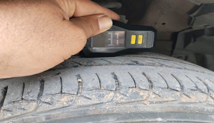 2016 Maruti Swift Dzire ZXI, Petrol, Manual, 63,916 km, tyre