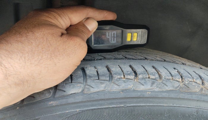 2016 Maruti Swift Dzire ZXI, Petrol, Manual, 63,916 km, tyre