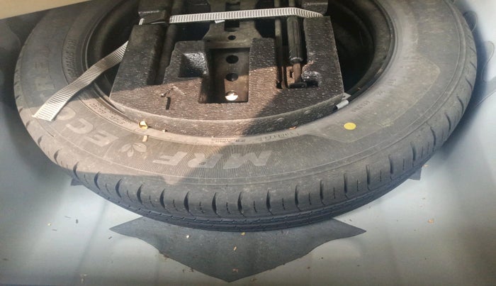 2023 Volkswagen VIRTUS HIGHLINE TSI 1.0 AT, Petrol, Automatic, 2,618 km, tyre