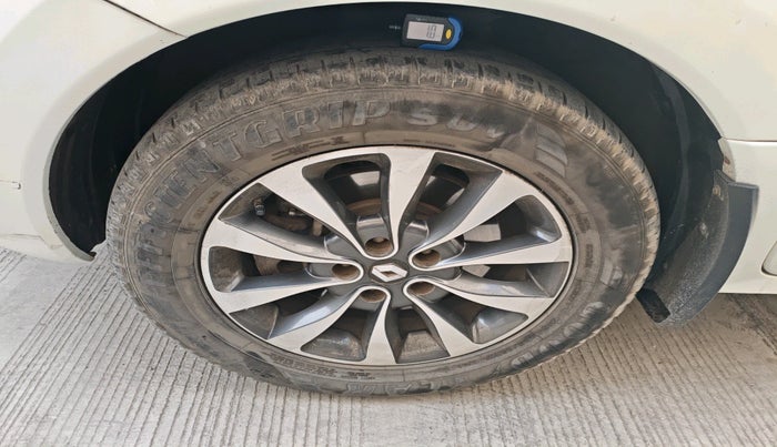 2011 Renault Koleos 4x4 AT, Diesel, Automatic, 1,78,203 km, tyre