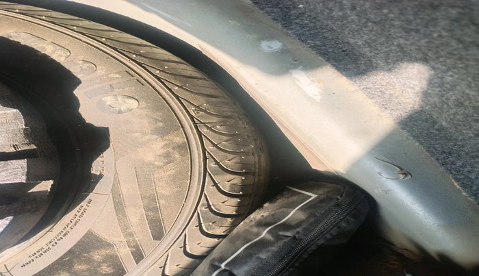 2016 Volkswagen Ameo COMFORTLINE 1.2L, Petrol, Manual, 97,979 km, tyre