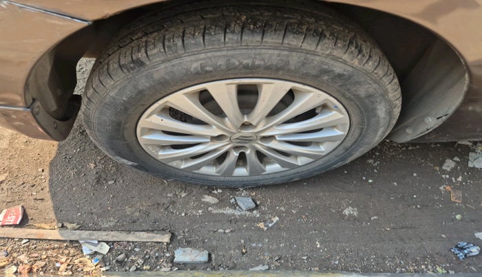 2015 Maruti Ciaz ZXI, Petrol, Manual, 1,15,312 km, tyre