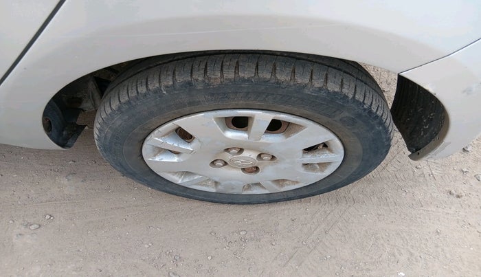 2013 Hyundai i20 MAGNA 1.2, Petrol, Manual, 1,44,670 km, tyre