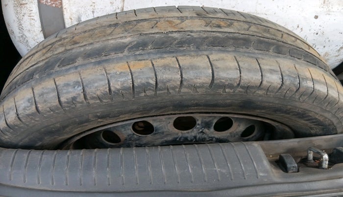 2013 Hyundai i20 MAGNA 1.2, Petrol, Manual, 1,44,670 km, tyre