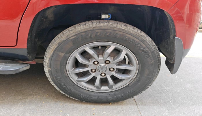 2018 Mahindra TUV300 T10 AMT, Diesel, Automatic, 1,17,658 km, tyre