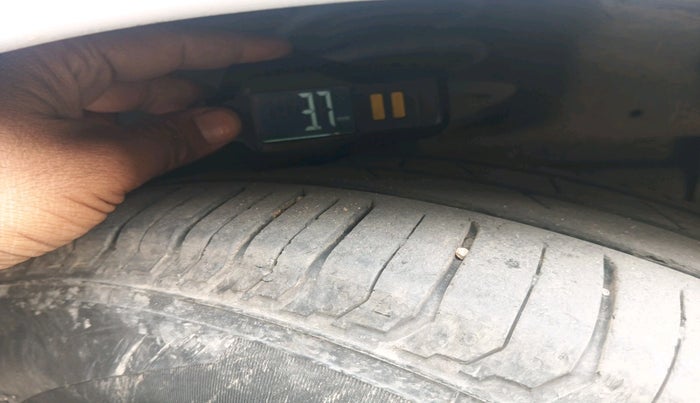 2021 Maruti Ciaz SIGMA 1.5 SHVS MT  PETROL, Petrol, Manual, 64,891 km, tyre