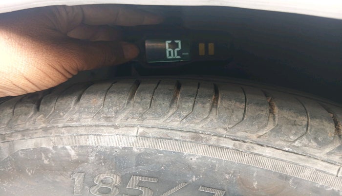 2021 Maruti Ciaz SIGMA 1.5 SHVS MT  PETROL, Petrol, Manual, 64,891 km, tyre