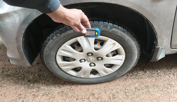 2015 Honda Amaze 1.2L I-VTEC S, Petrol, Manual, 1,36,991 km, tyre