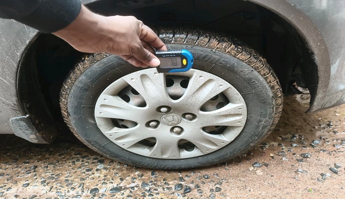 2015 Honda Amaze 1.2L I-VTEC S, Petrol, Manual, 1,36,991 km, tyre