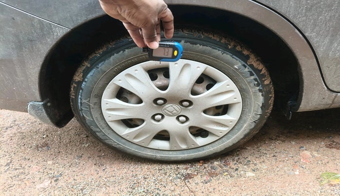 2015 Honda Amaze 1.2L I-VTEC S, Petrol, Manual, 1,36,991 km, tyre