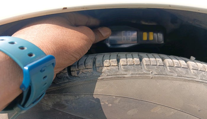 2011 Hyundai i10 MAGNA 1.1, Petrol, Manual, 79,940 km, tyre