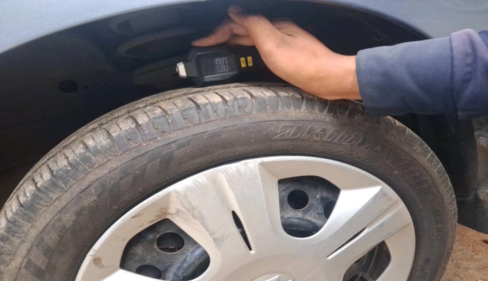 2011 Maruti Wagon R 1.0 VXI, Petrol, Manual, 60,569 km, tyre