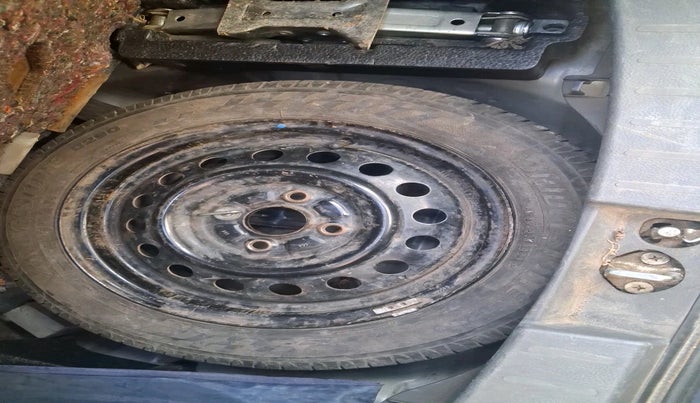 2011 Maruti Wagon R 1.0 VXI, Petrol, Manual, 60,569 km, tyre