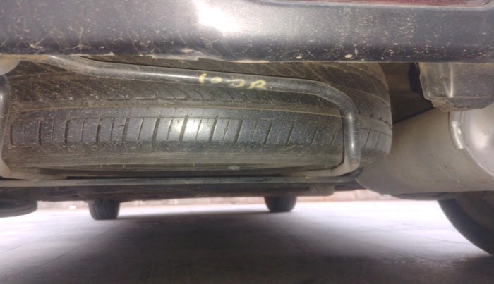 2014 Maruti Ertiga VXI, Petrol, Manual, 52,693 km, tyre