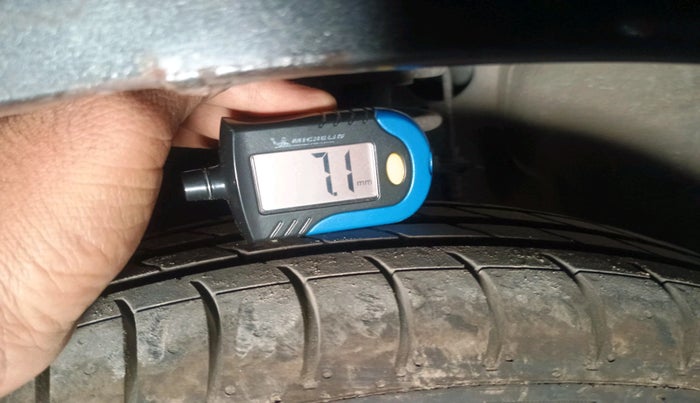 2014 Maruti Alto 800 LXI, Petrol, Manual, 65,830 km, tyre