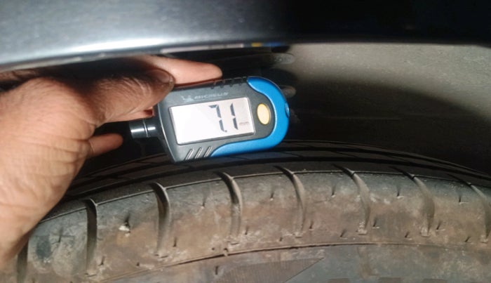 2014 Maruti Alto 800 LXI, Petrol, Manual, 65,830 km, tyre