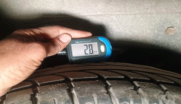 2014 Maruti Alto 800 LXI, Petrol, Manual, 65,830 km, tyre