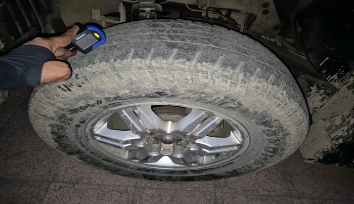 2015 ISUZU MU-7 Premium 4x2 AT, Diesel, Automatic, 1,56,145 km, tyre