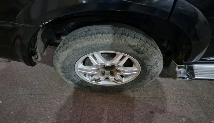 2015 ISUZU MU-7 Premium 4x2 AT, Diesel, Automatic, 1,56,145 km, tyre