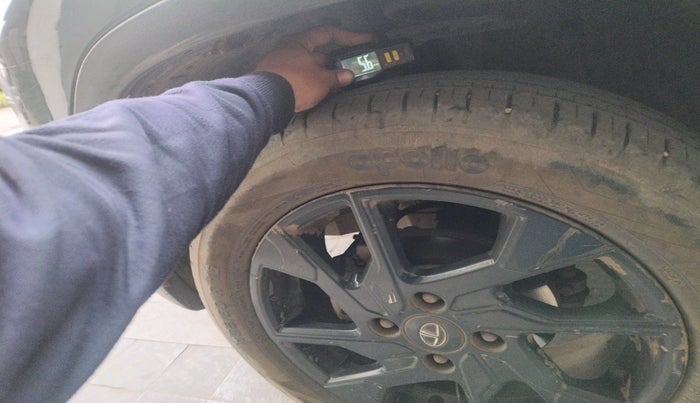 2022 Tata PUNCH ACCOMPLISHED DAZZLE CAMO MT, Petrol, Manual, 49,374 km, tyre