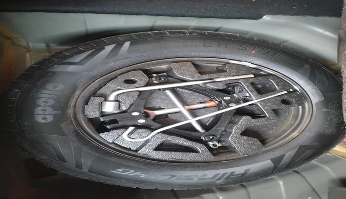 2022 Tata PUNCH ACCOMPLISHED DAZZLE CAMO MT, Petrol, Manual, 49,374 km, tyre