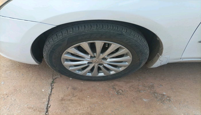 2014 Maruti Ciaz ZXI, Petrol, Manual, 85,804 km, tyre