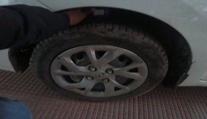 2017 Hyundai Grand i10 SPORTZ 1.2 KAPPA VTVT, Petrol, Manual, 52,035 km, tyre