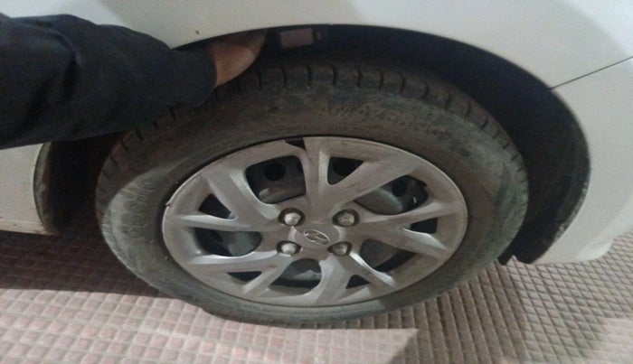 2017 Hyundai Grand i10 SPORTZ 1.2 KAPPA VTVT, Petrol, Manual, 52,035 km, tyre