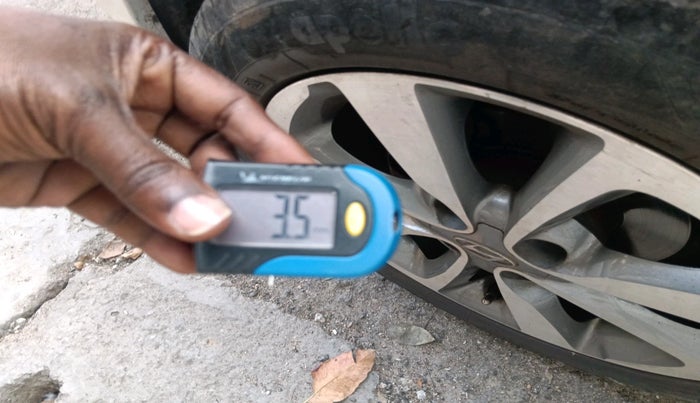 2010 Hyundai i20 SPORTZ 1.2, Petrol, Manual, 80,438 km, tyre