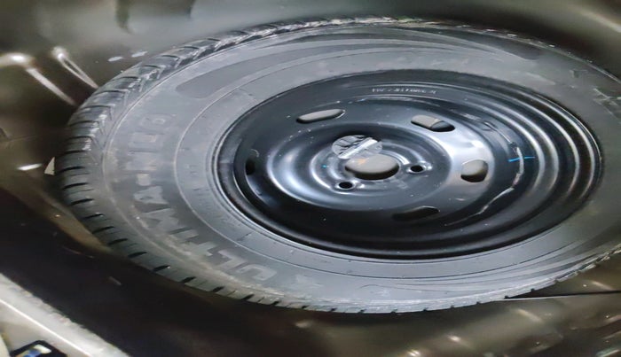 2019 Renault Kwid RXL, Petrol, Manual, 9,841 km, tyre