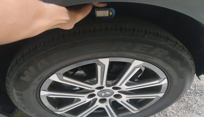 2022 Mahindra XUV700 AX 7 LUXURY P AT 7 STR, Petrol, Automatic, 46,752 km, tyre