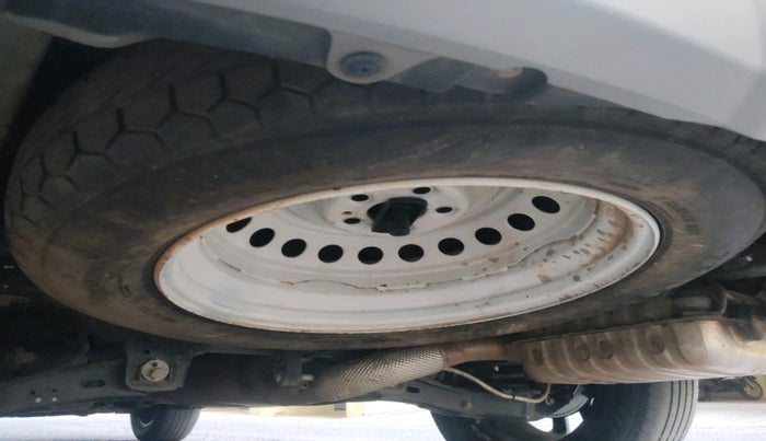 2022 Mahindra XUV700 AX 7 LUXURY P AT 7 STR, Petrol, Automatic, 46,752 km, tyre